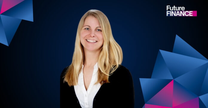 In der ersten Folge von „Future FINANCE“ spricht Marina Mernke, Personalberaterin bei Treuenfels, über ein Thema, das viele bewegt: Gehalt. Foto: Treuenfels/Montage: FINANCE